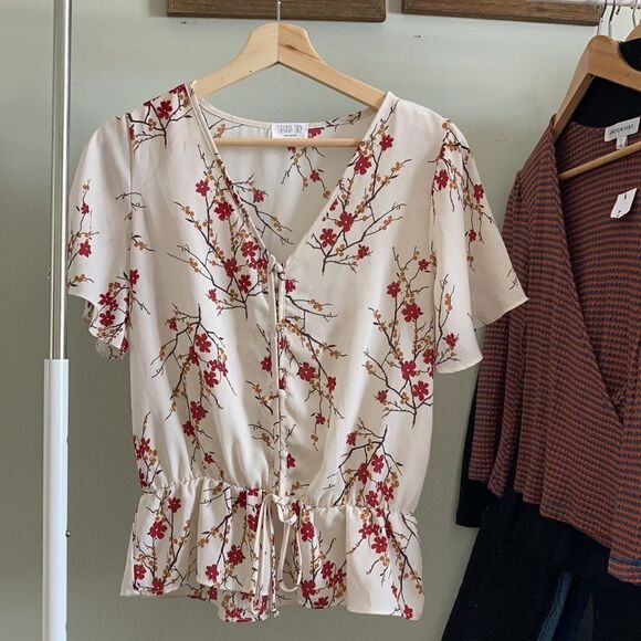NEW Sienna Sky Spring Sumer Floral Blouse Size Small - Picture 1 of 6